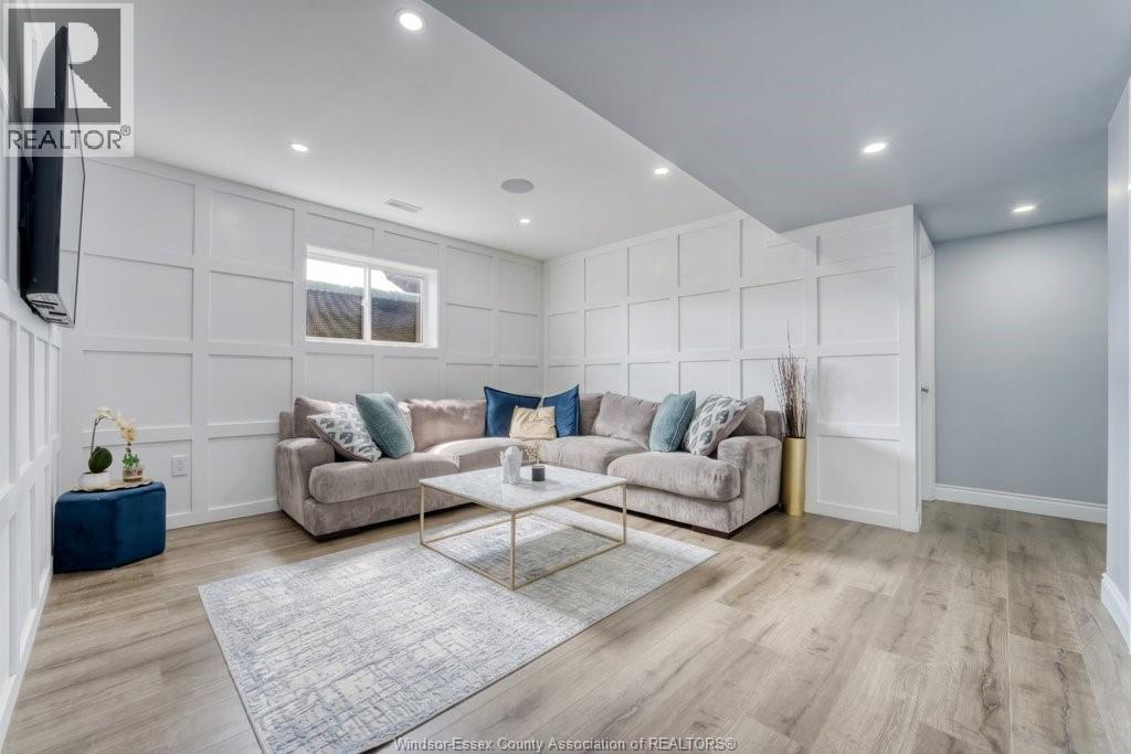 375 PIROLI CRESCENT - 32