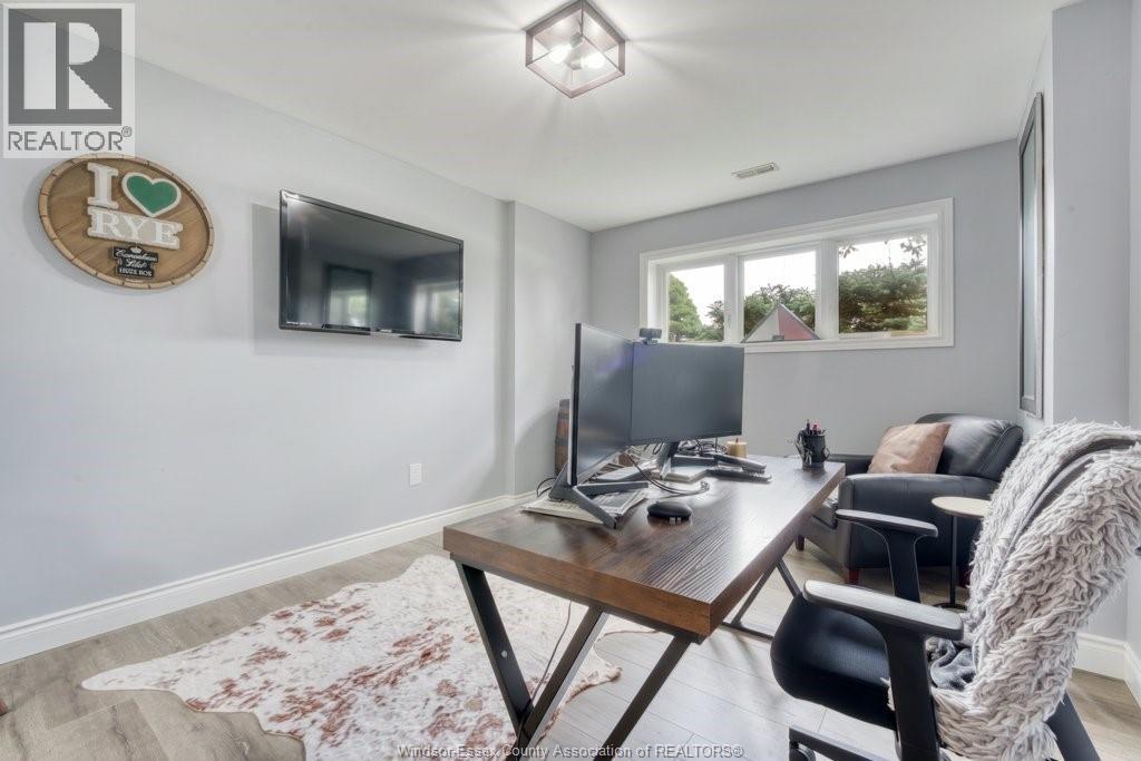 375 PIROLI CRESCENT - 36