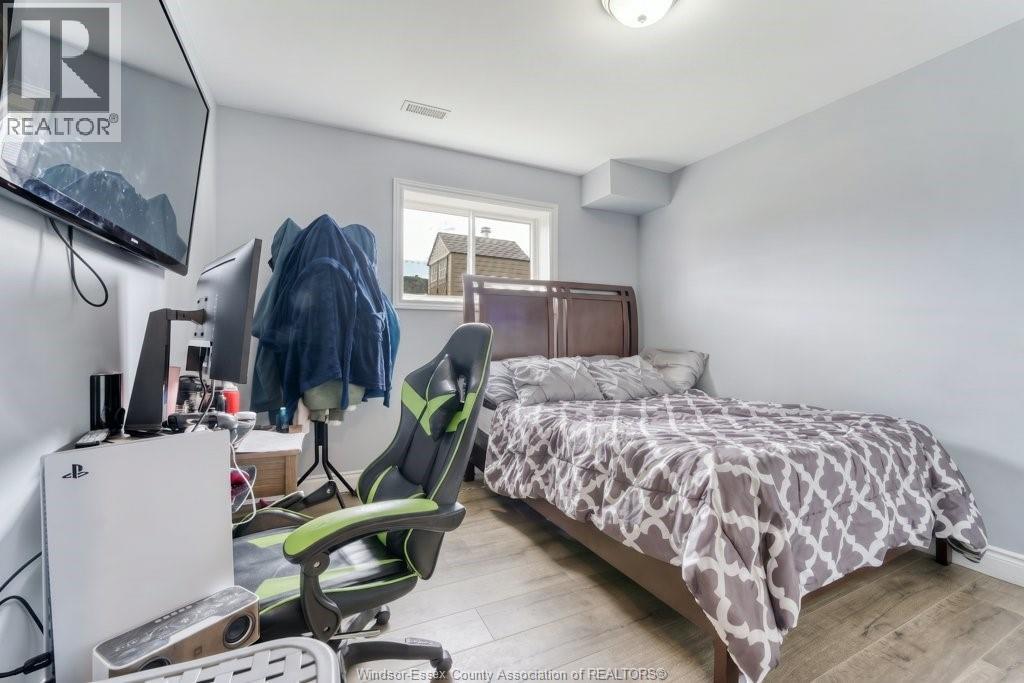 375 PIROLI CRESCENT - 38
