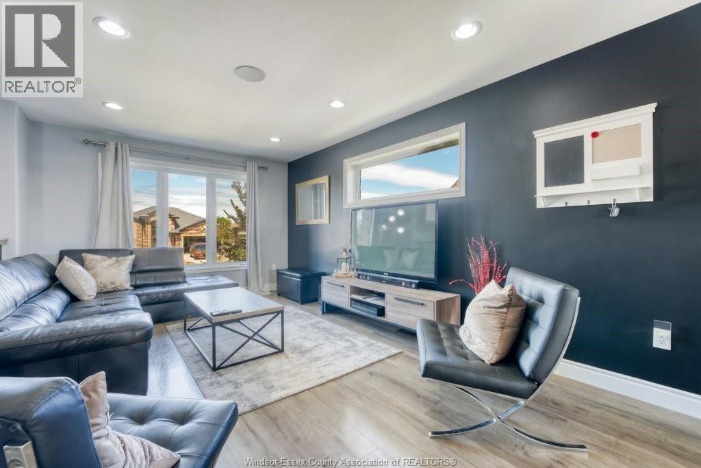 375 PIROLI CRESCENT - 9
