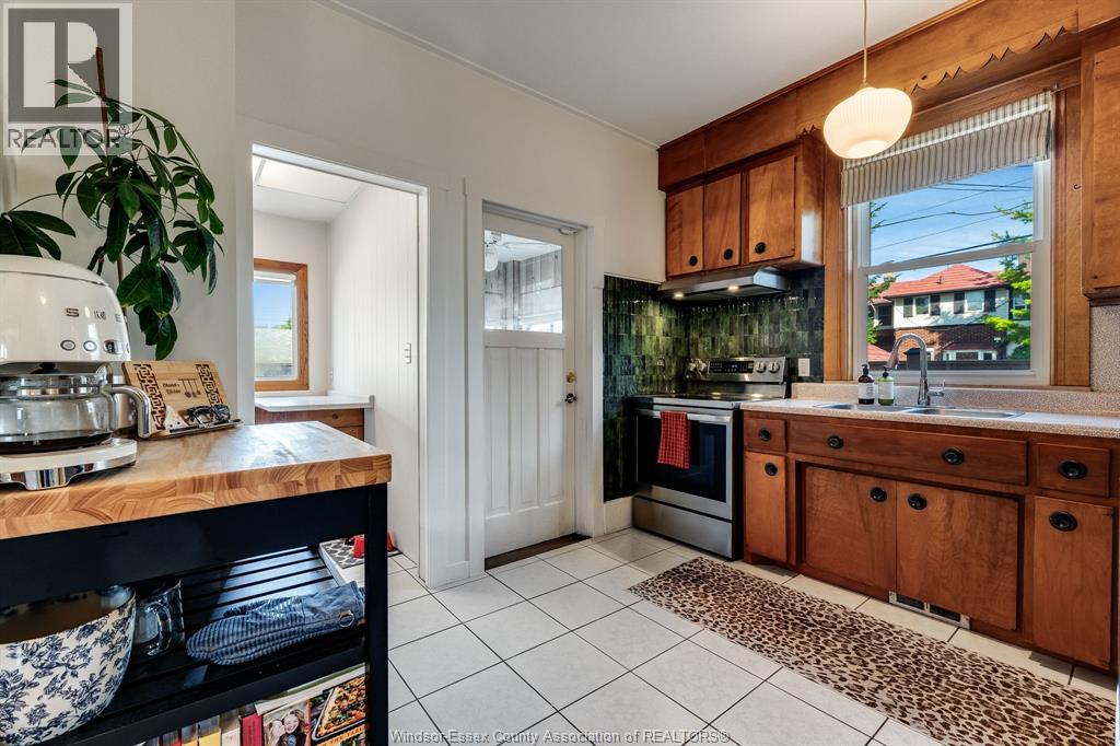 203 Moy AVENUE - 14