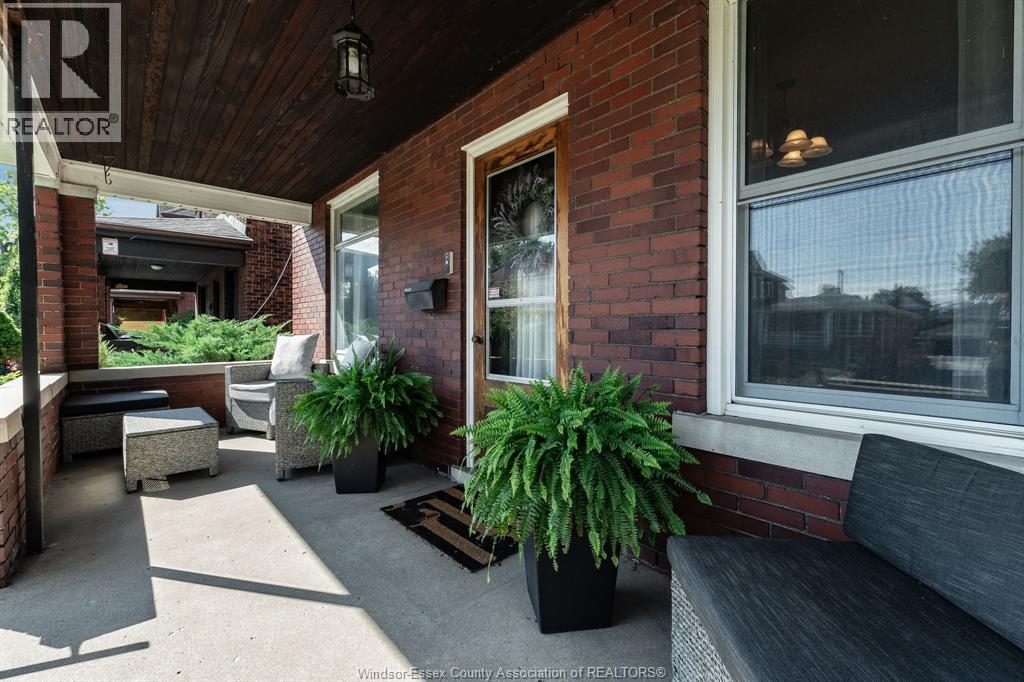 203 Moy AVENUE - 2
