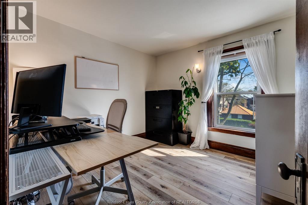 203 Moy AVENUE - 26