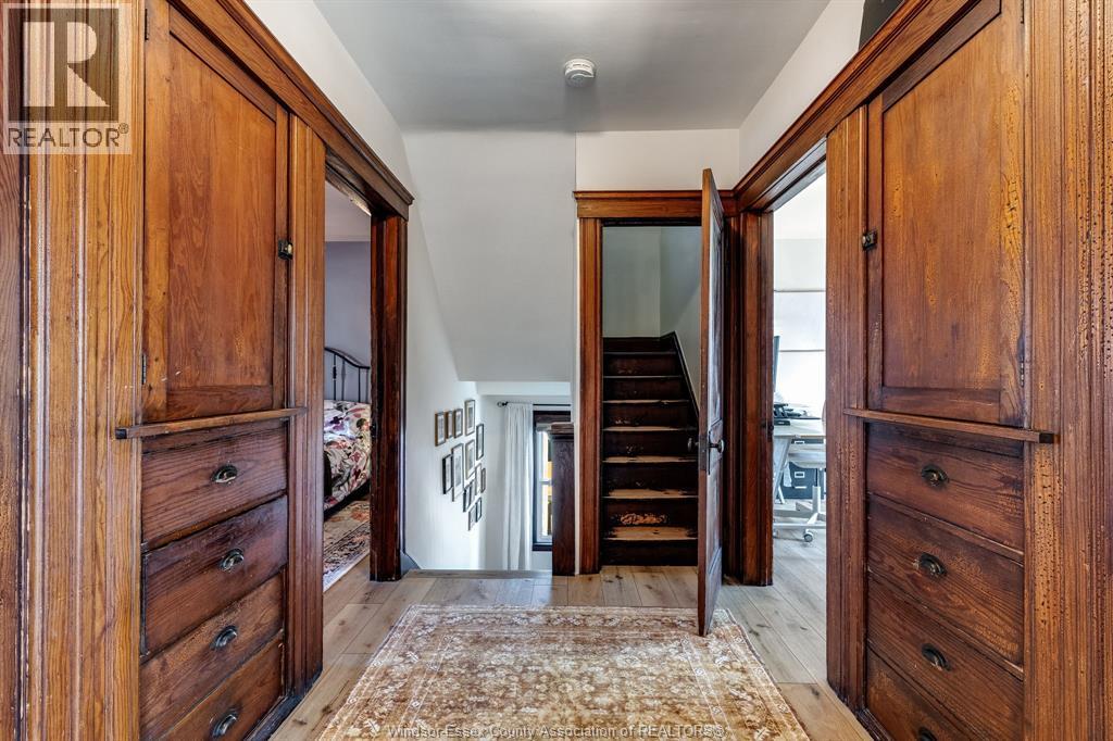 203 Moy AVENUE - 27