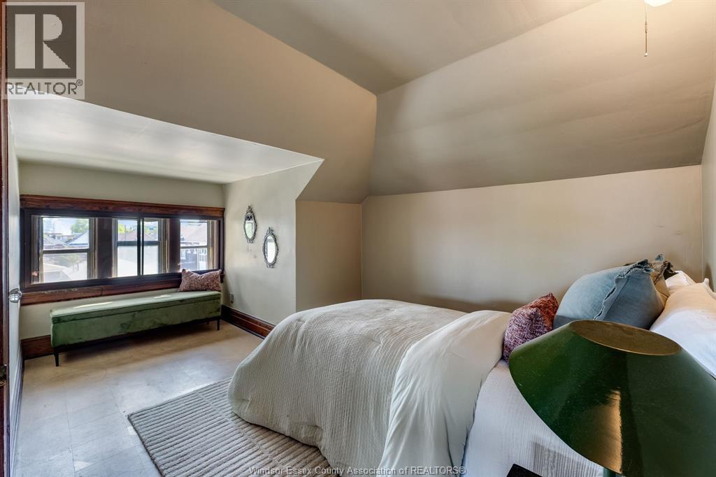 203 Moy AVENUE - 30