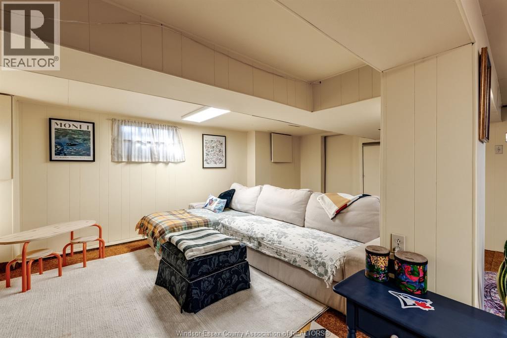 203 Moy AVENUE - 33
