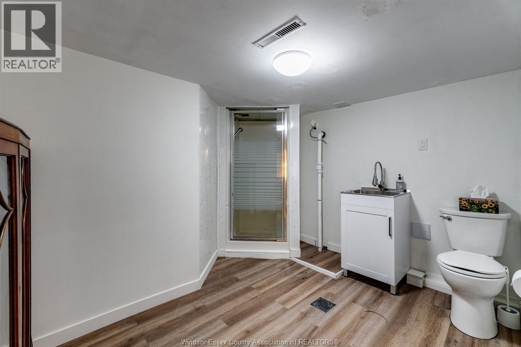 203 Moy AVENUE - Image 36