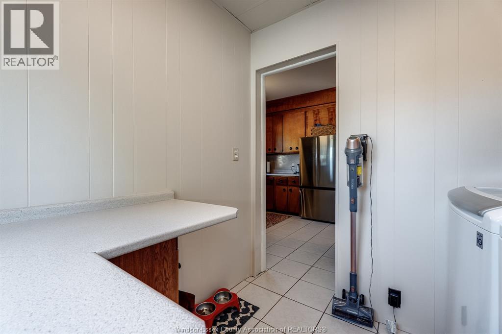 203 Moy AVENUE - 37