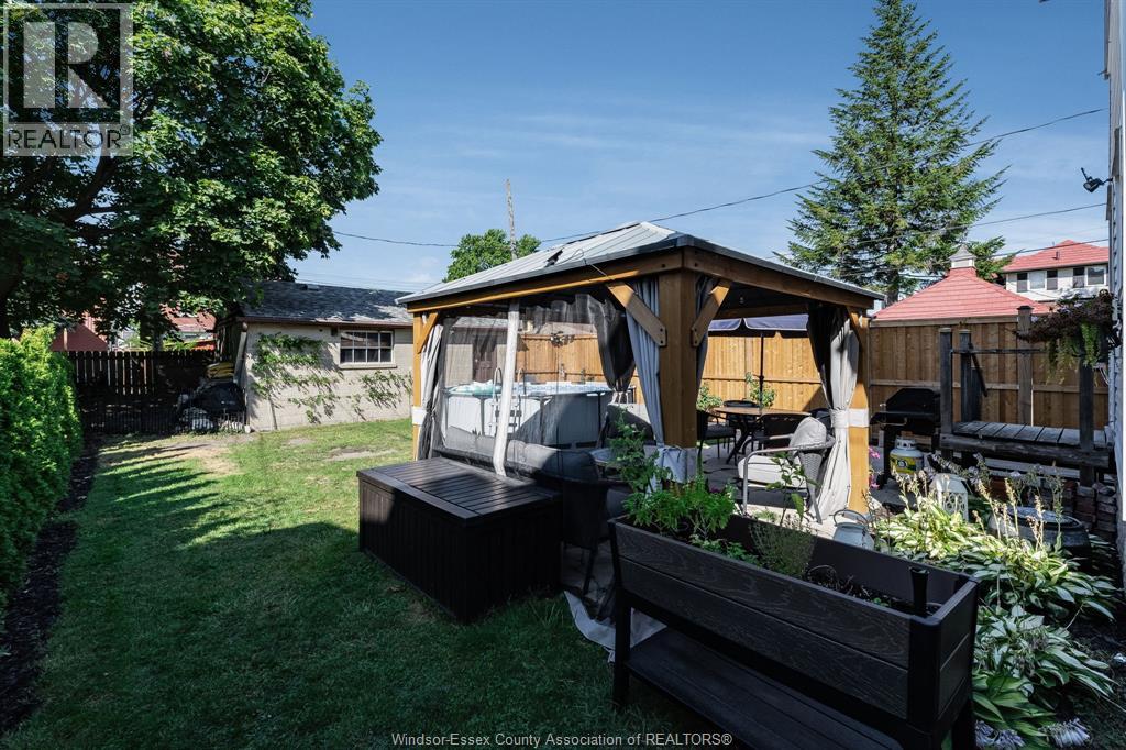 203 Moy AVENUE - 40
