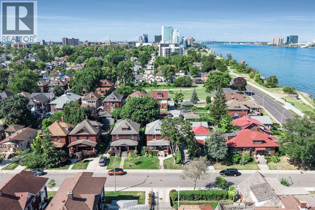 203 Moy AVENUE - 44