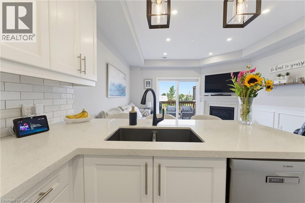 74 LAGUNA VILLAGE Crescent - 10