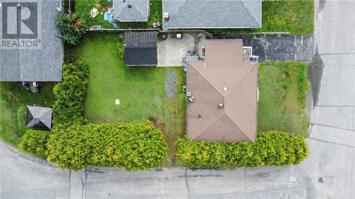 12 Oakwood Avenue - 44