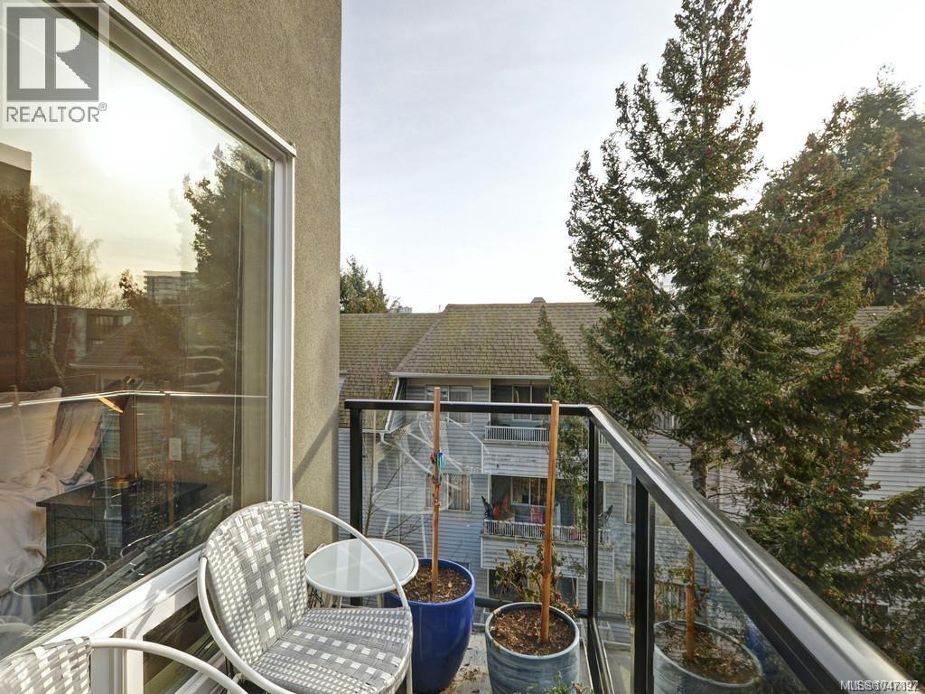 #403 300 Michigan St - Image 9