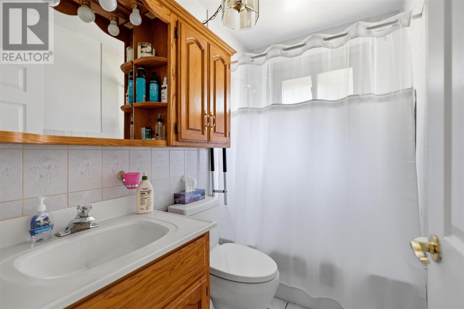 371 Doncaster RD - Image 17