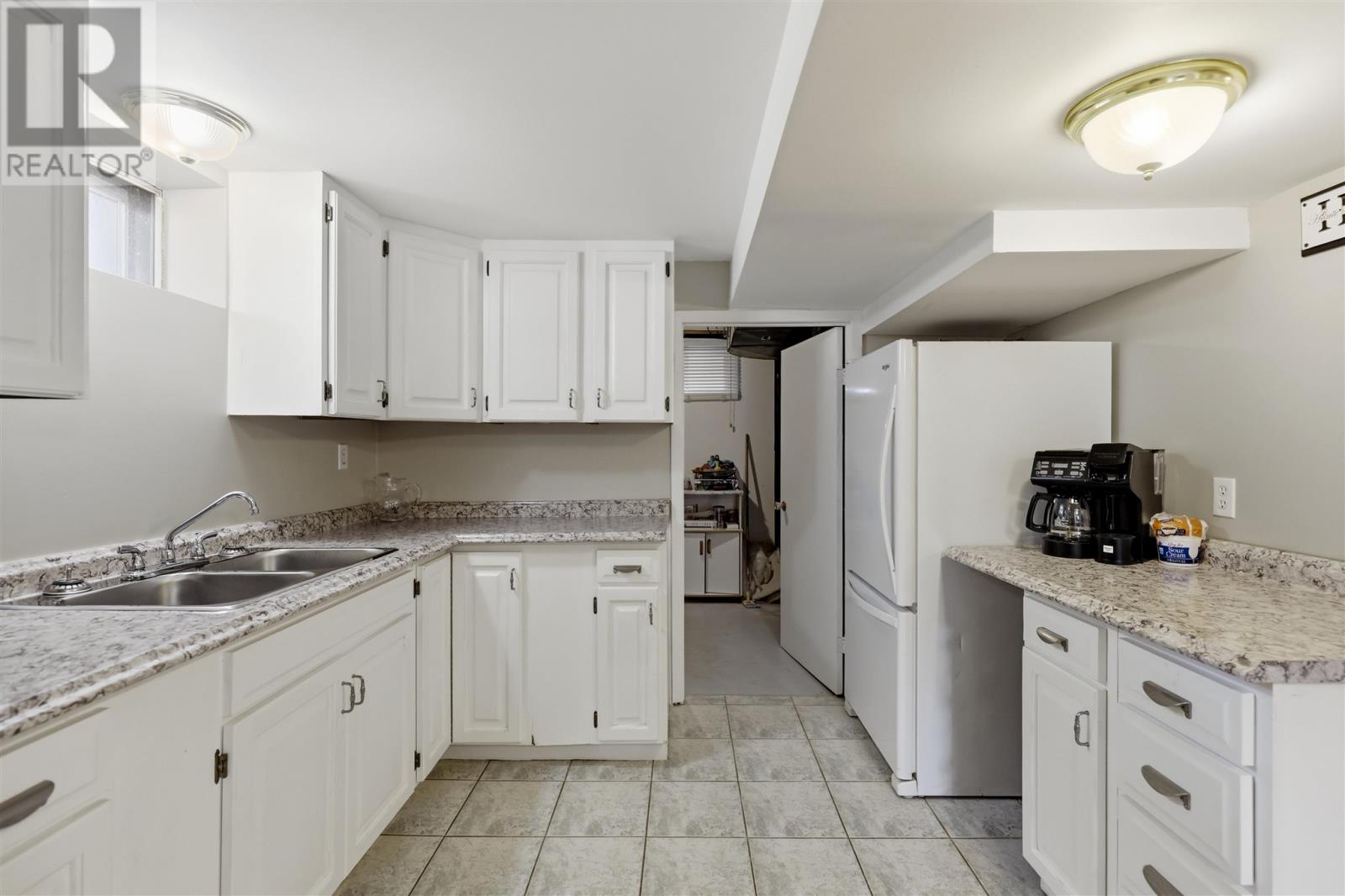 371 Doncaster RD - 27