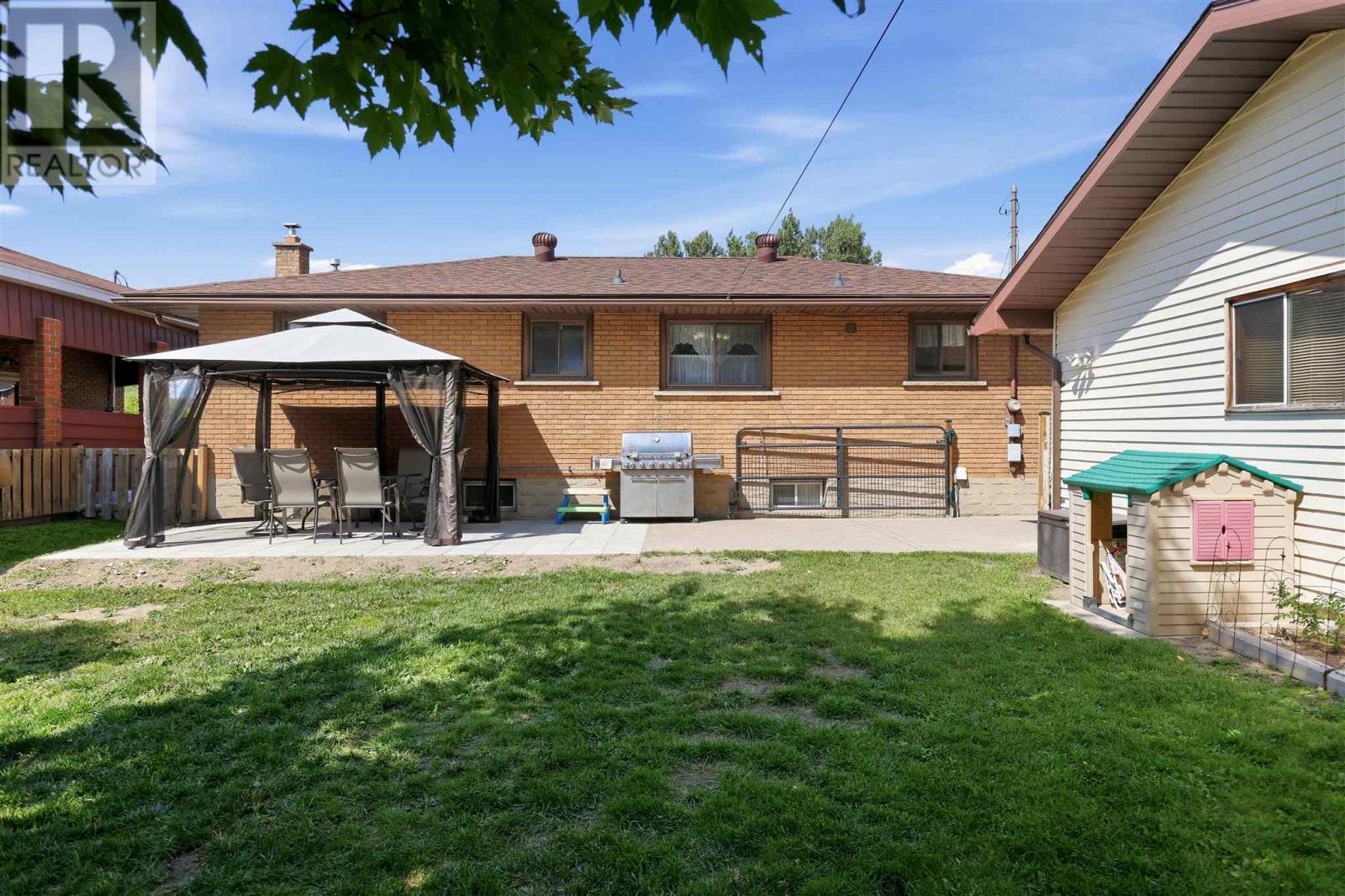 371 Doncaster RD - 32