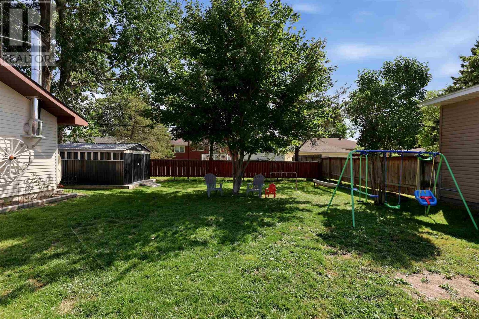 371 Doncaster RD - 36