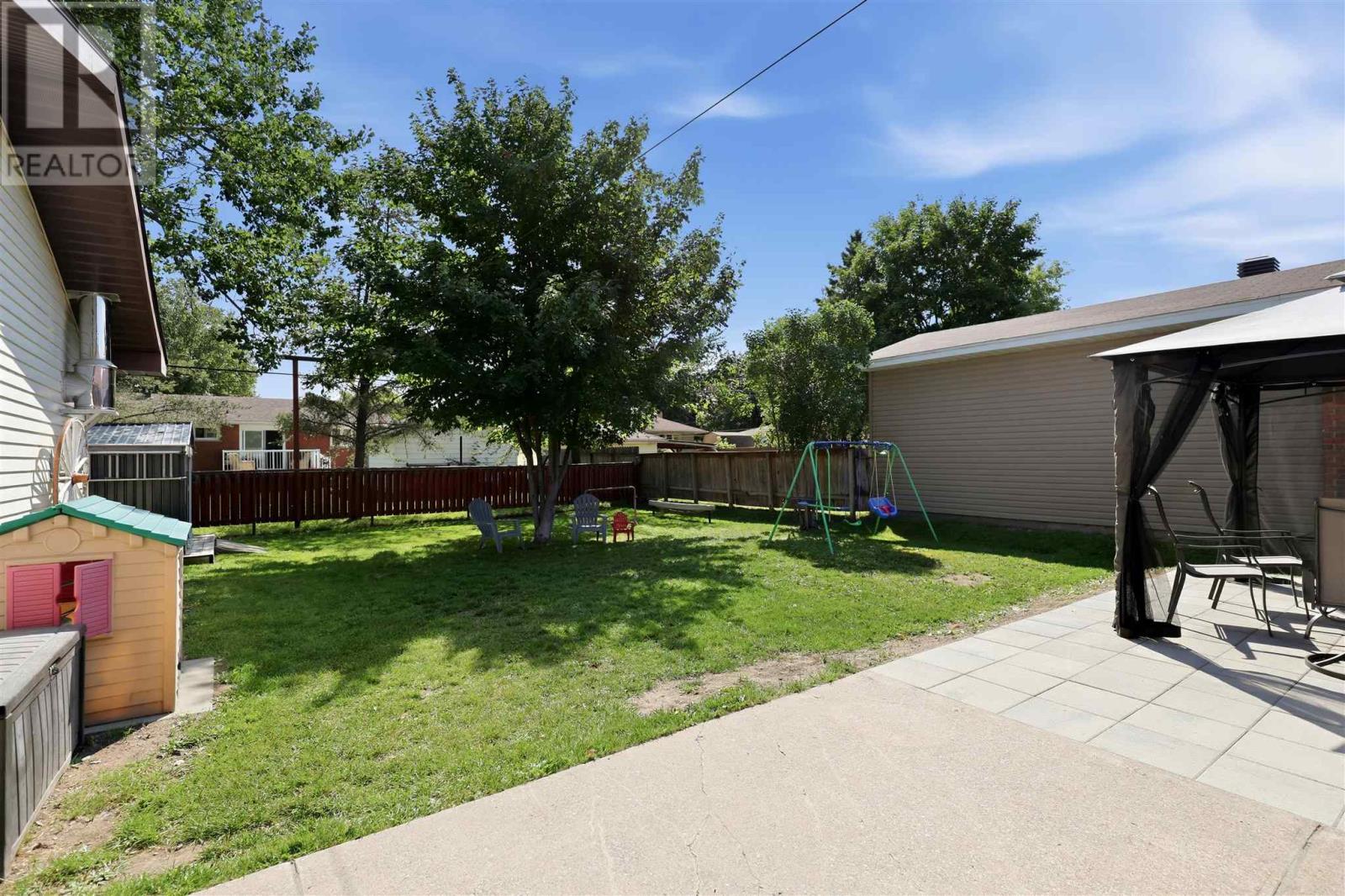 371 Doncaster RD - Image 34