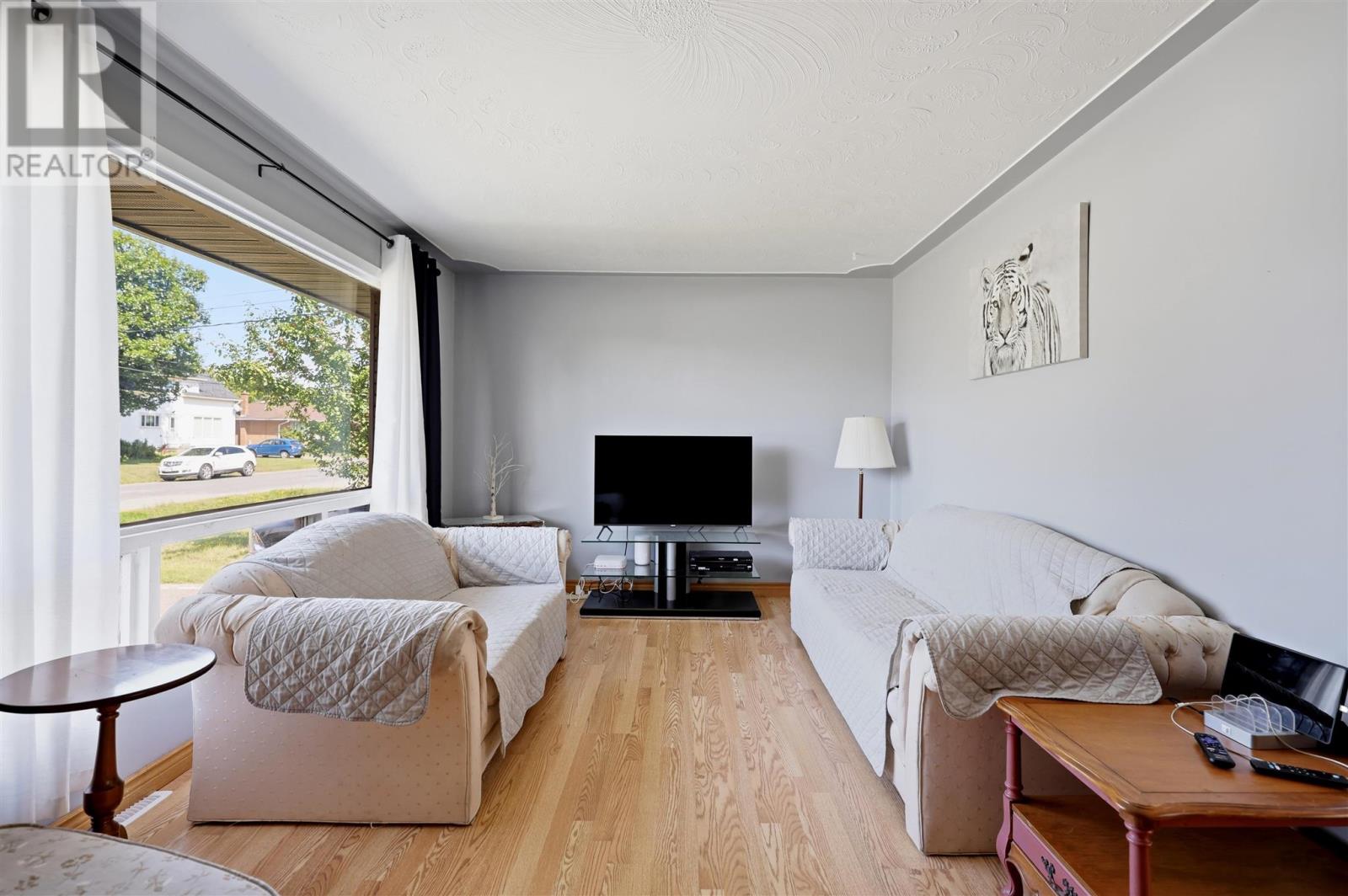 371 Doncaster RD - 3