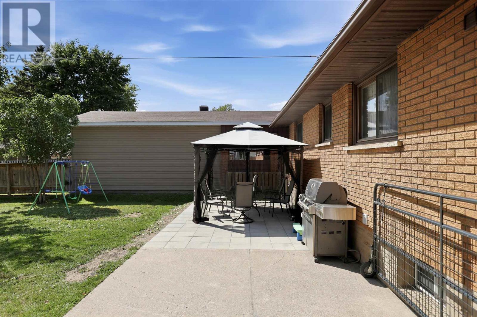 371 Doncaster RD - Image 33