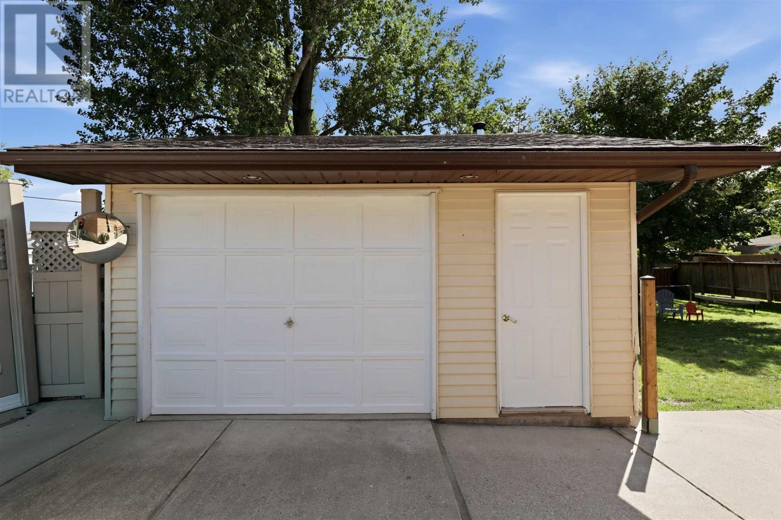 371 Doncaster RD - Image 37