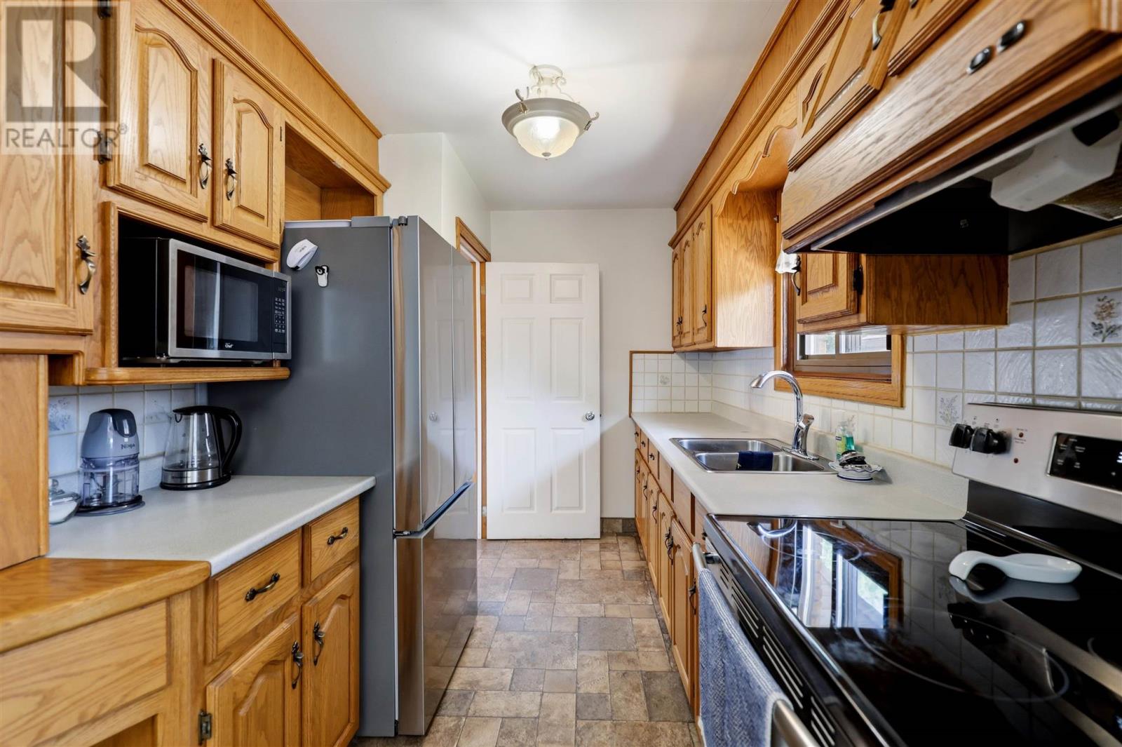371 Doncaster RD - 8