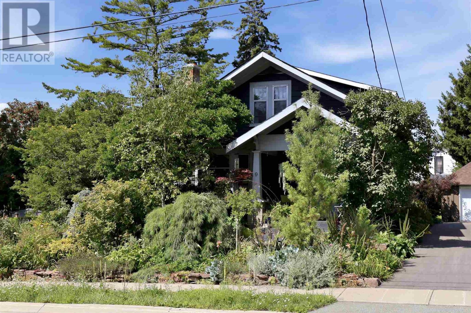 9 Coulson AVE