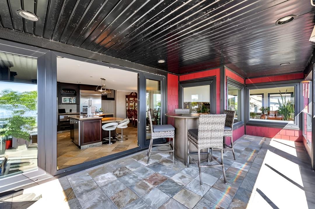 14647 MARINE DRIVE, White Rock - Image 1