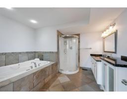 14647 Marine Drive, White Rock, BC V4B1B8 Photo 23