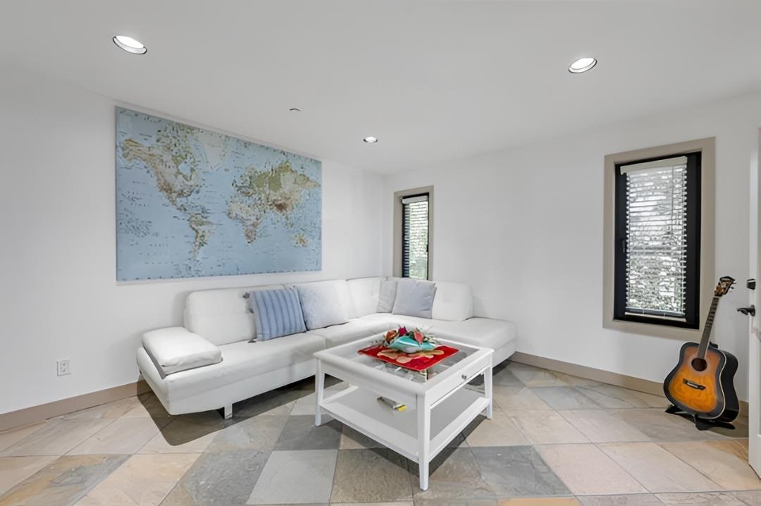 14647 MARINE DRIVE, White Rock - Image 1