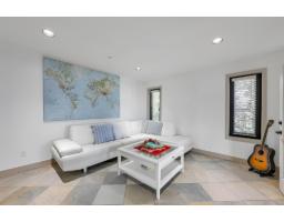 14647 Marine Drive, White Rock, BC V4B1B8 Photo 17