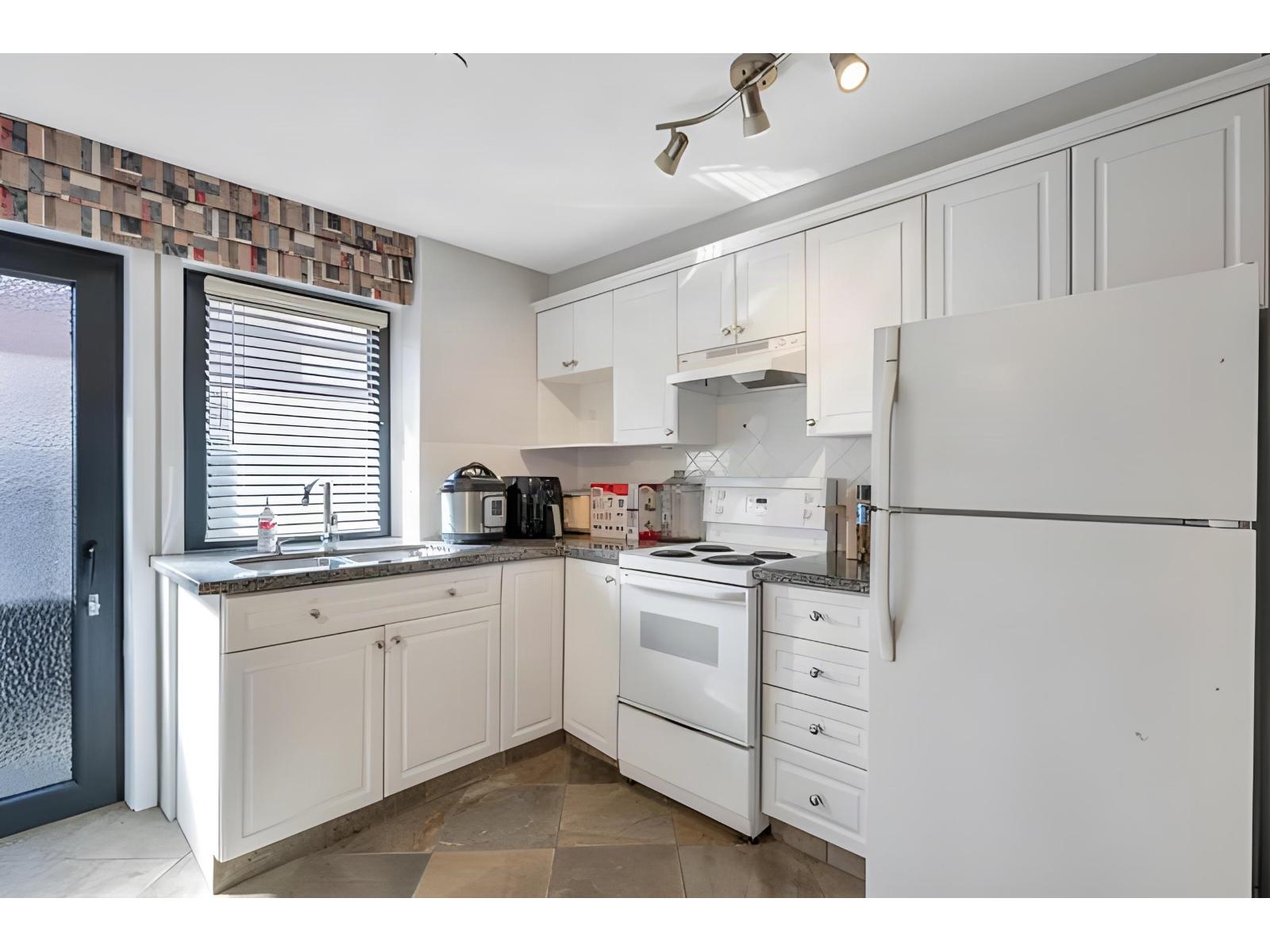 14647 MARINE DRIVE, White Rock - Image 1