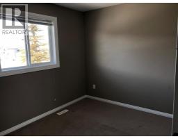 31, 6802 50 Avenue, Camrose, AB T4V5C7 Photo 11