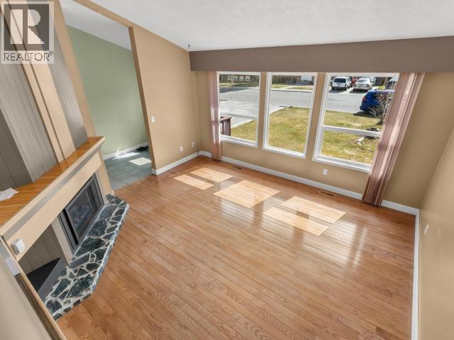 9 BOSWELL CRESCENT - 6