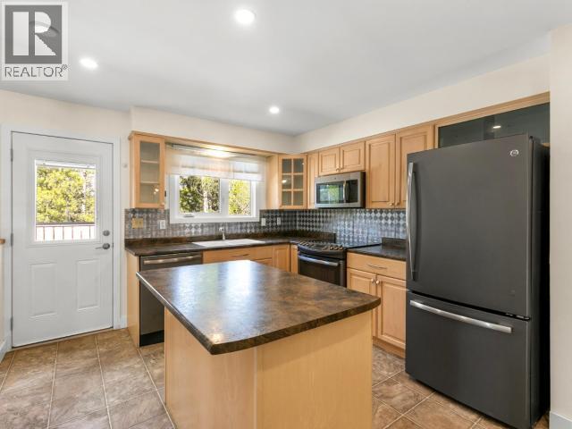 9 BOSWELL CRESCENT - 12