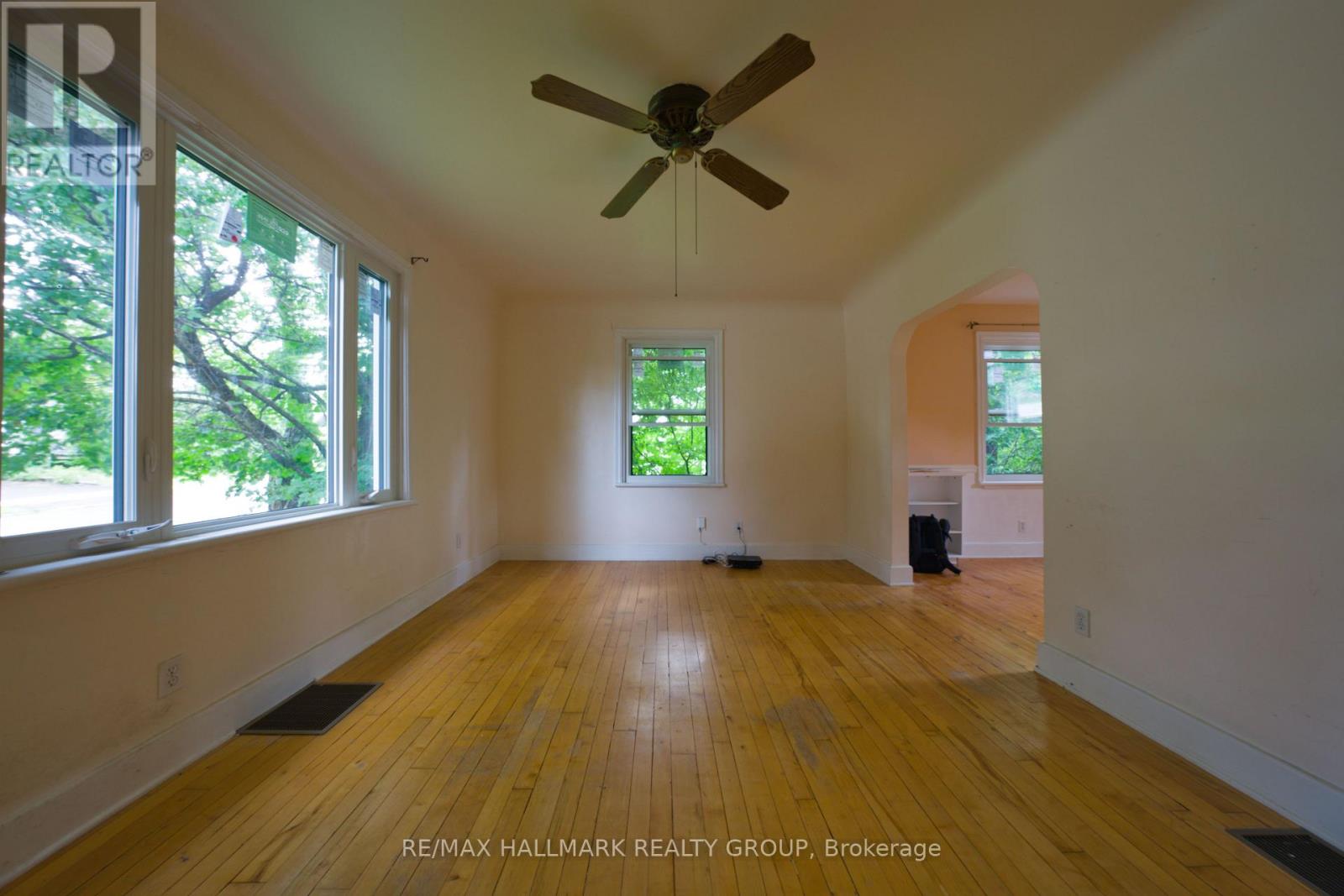 1357 RAVEN AVENUE - 4