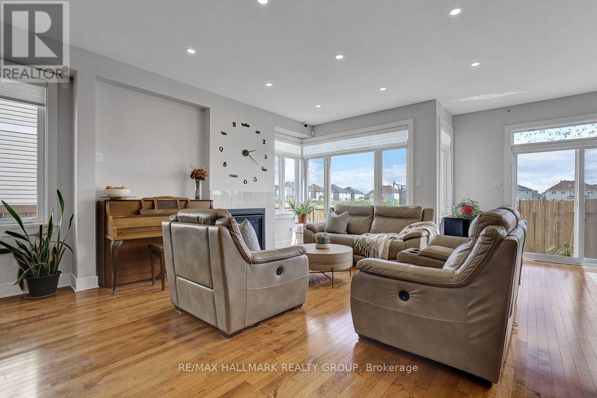 46 HURDIS WAY - 13