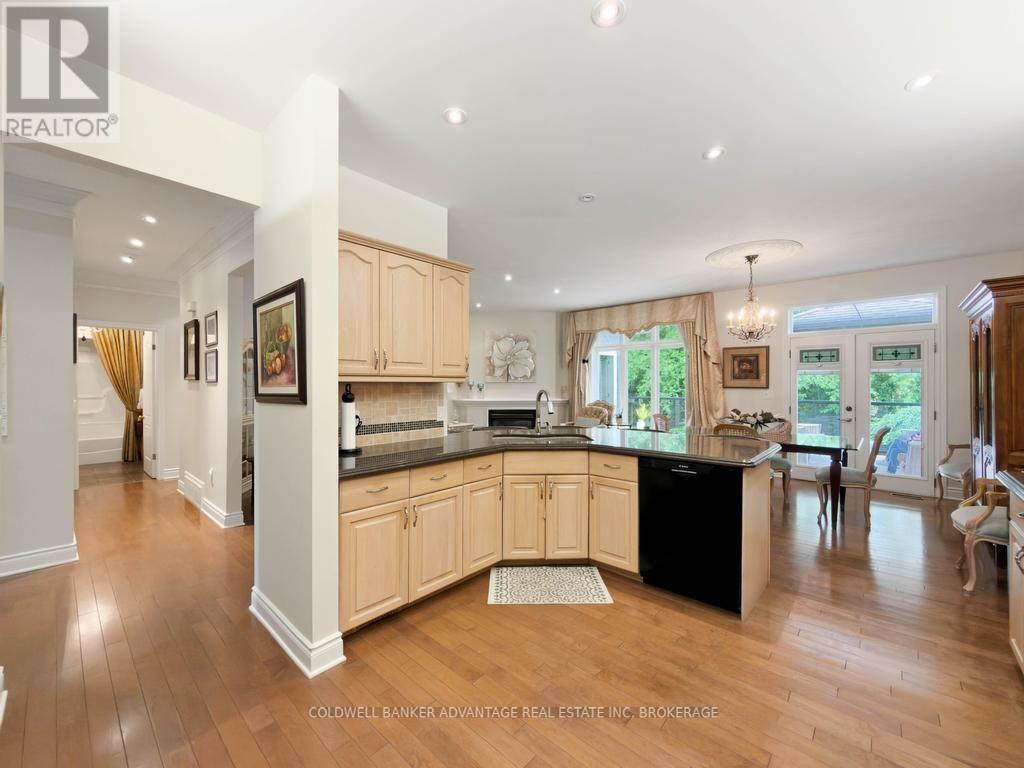 10 STONEGATE PLACE - 13