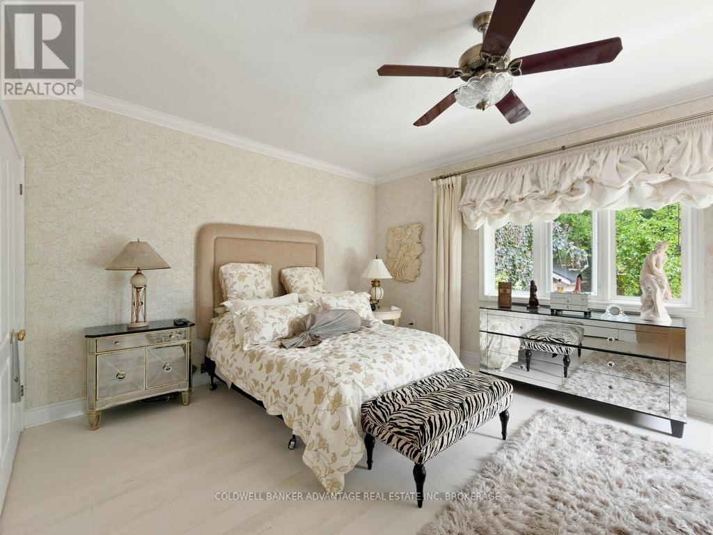 10 STONEGATE PLACE - 28