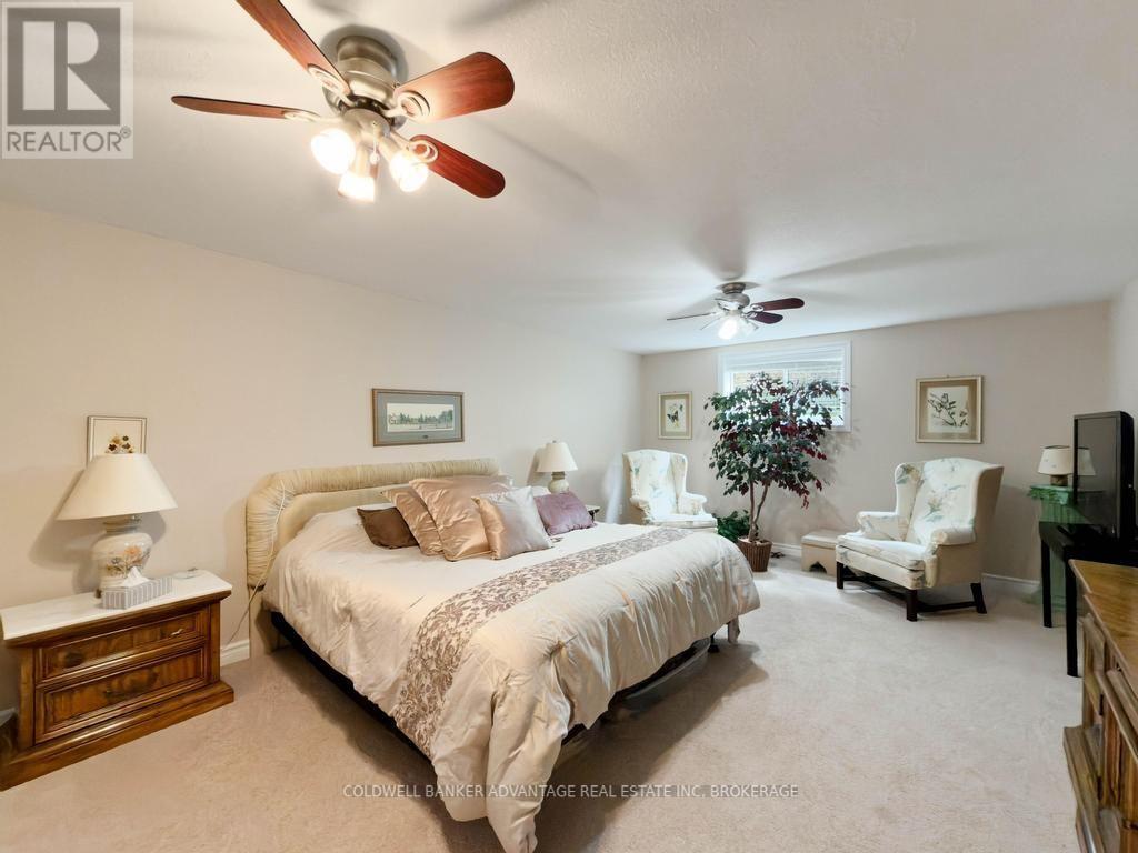 10 STONEGATE PLACE - Image 34