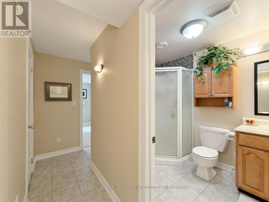 10 STONEGATE PLACE - 36