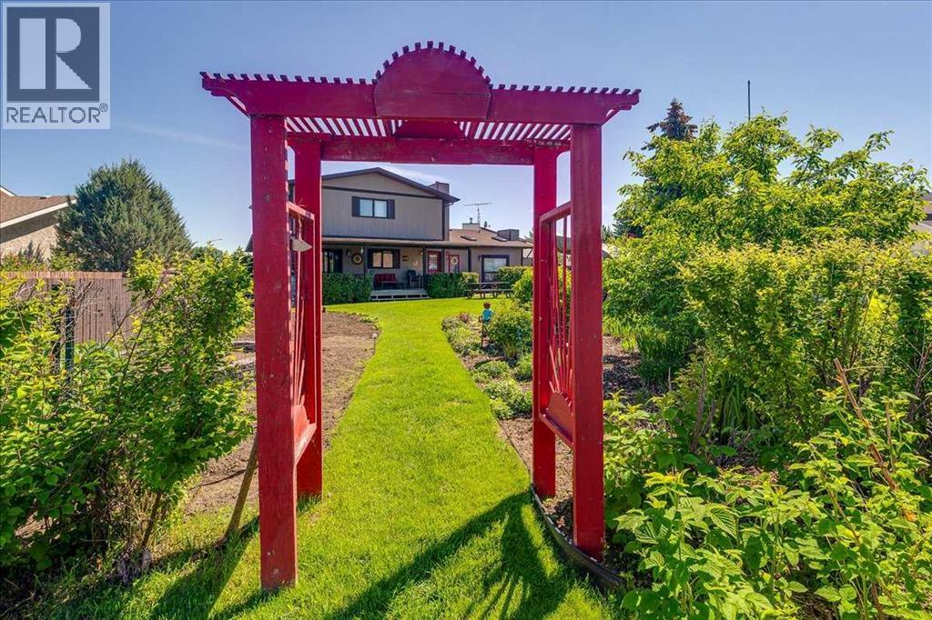 Listing photo – 5323 Margodt Close, Innisfail