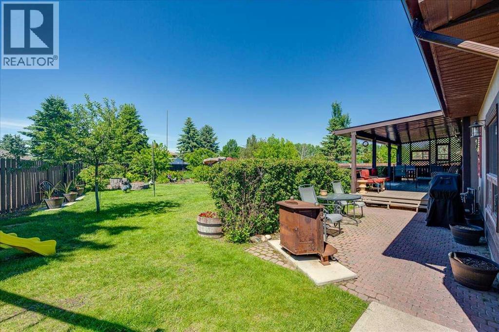 Listing photo – 5323 Margodt Close, Innisfail
