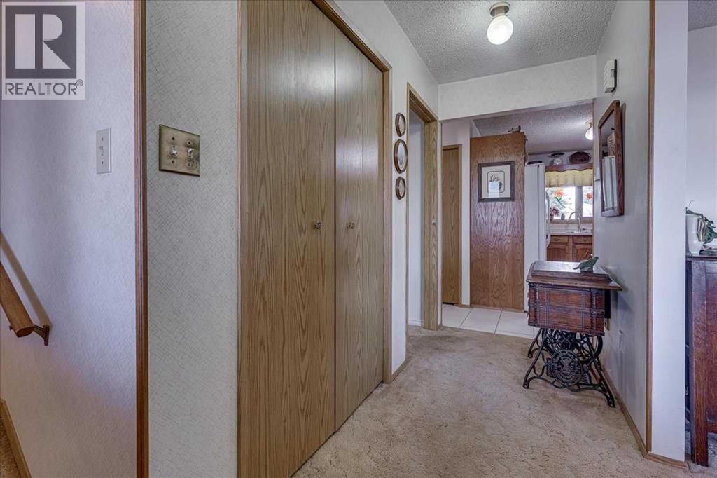 Listing photo – 5323 Margodt Close, Innisfail
