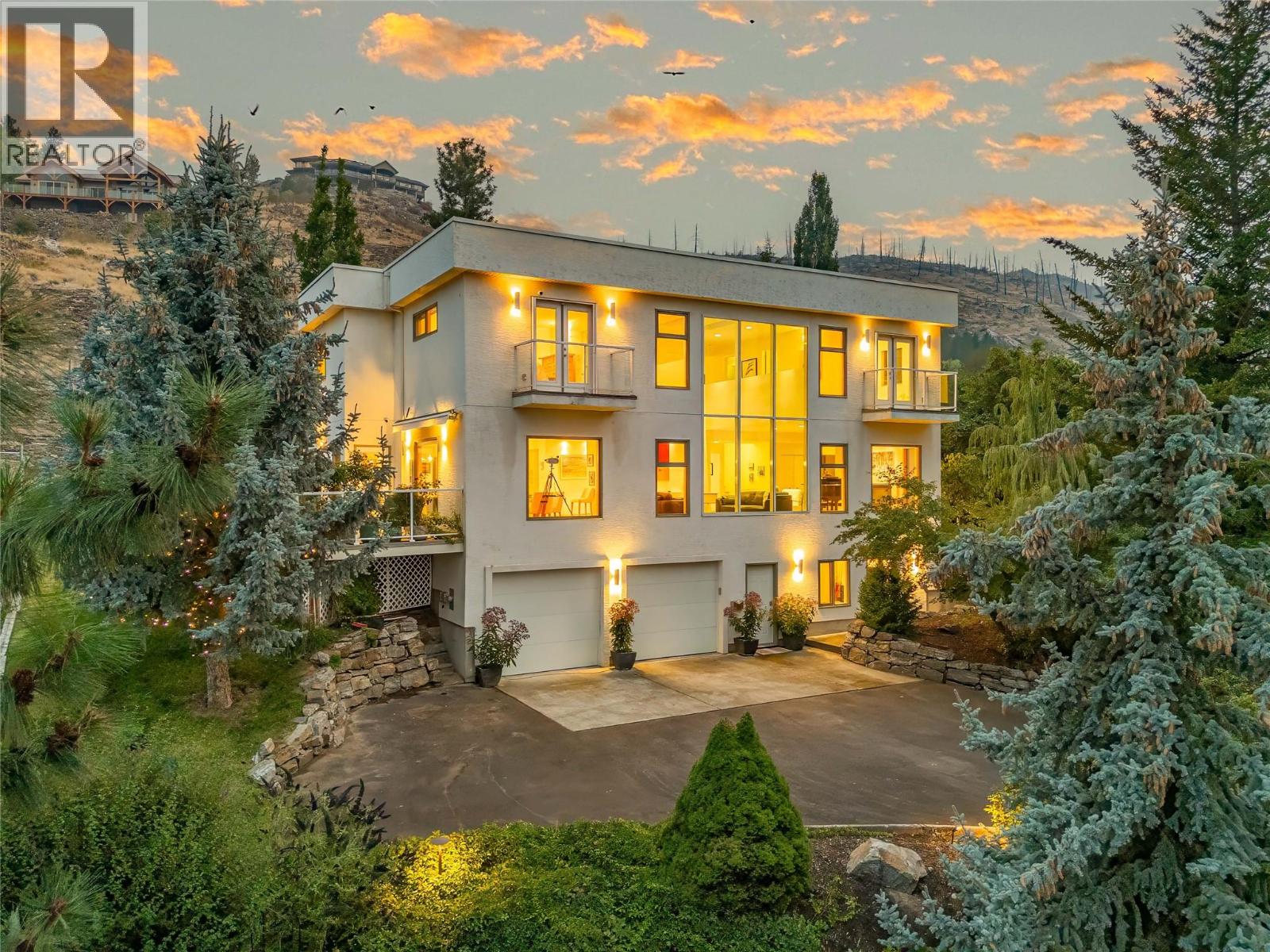 5851 Lakeshore Road - 1