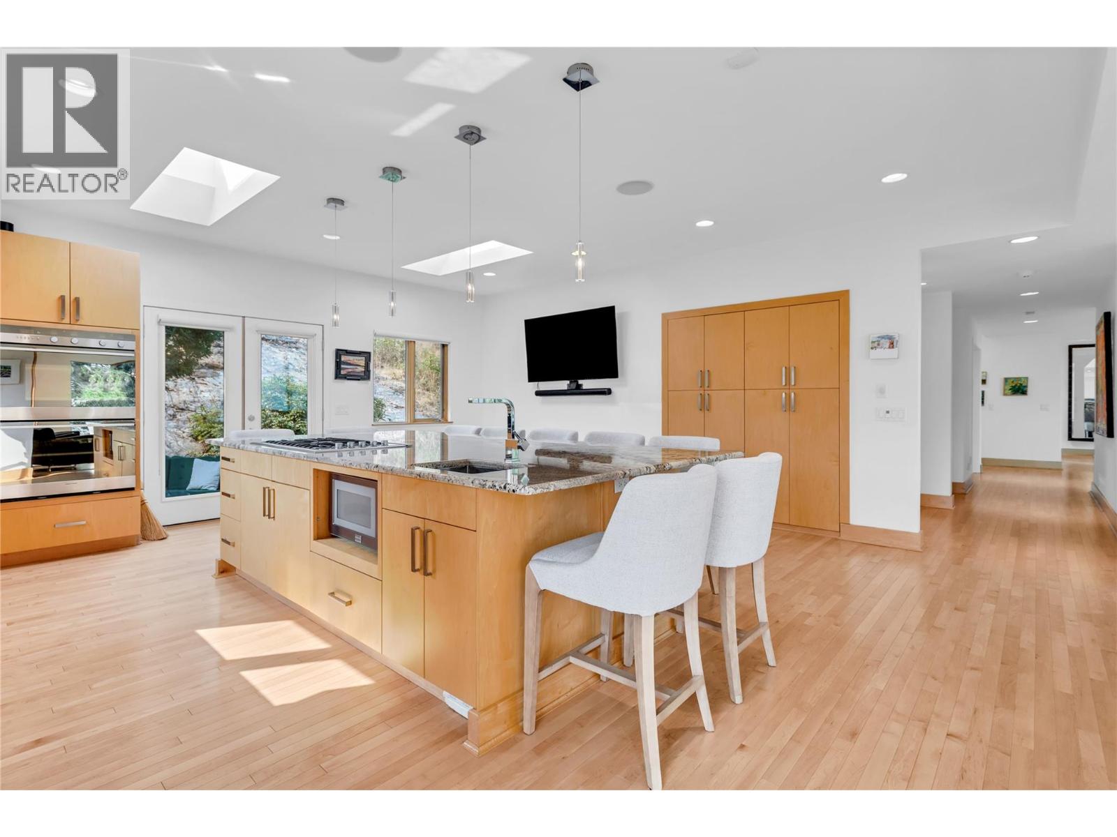 5851 Lakeshore Road - 12