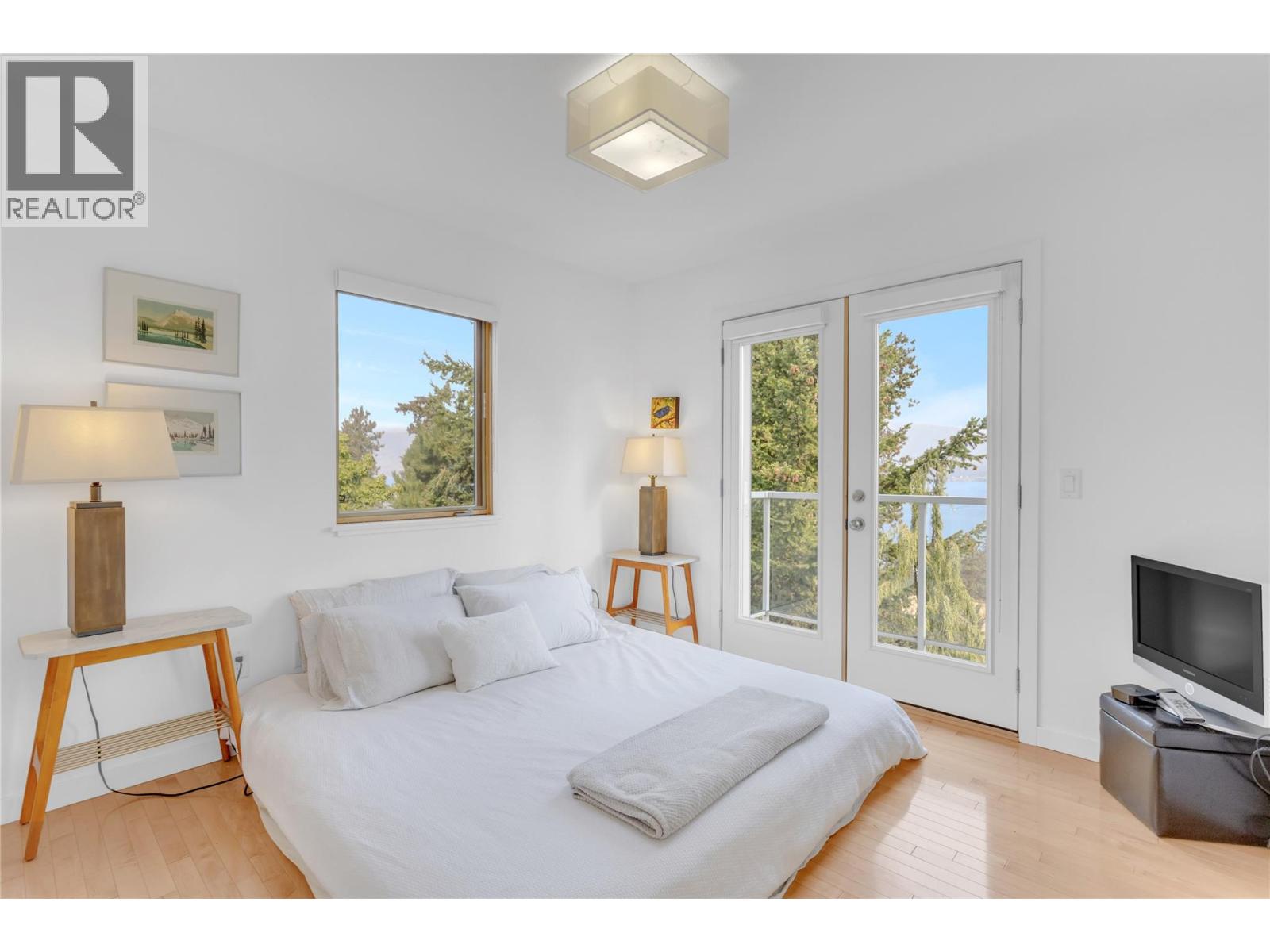 5851 Lakeshore Road - 18