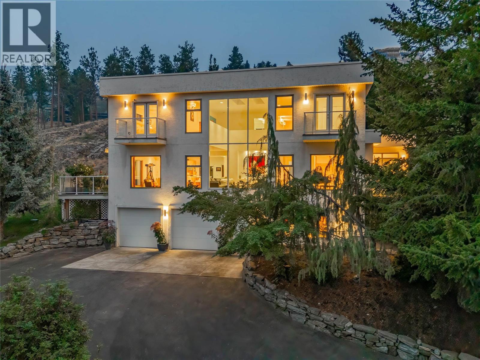 5851 Lakeshore Road - 2