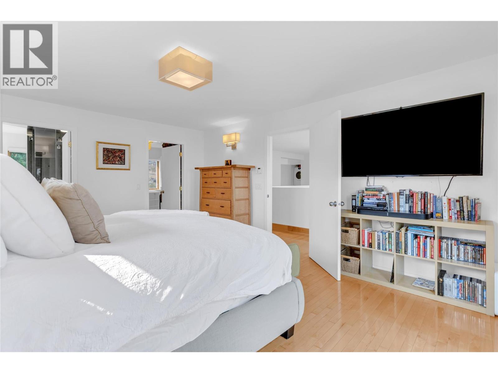 5851 Lakeshore Road - Image 22