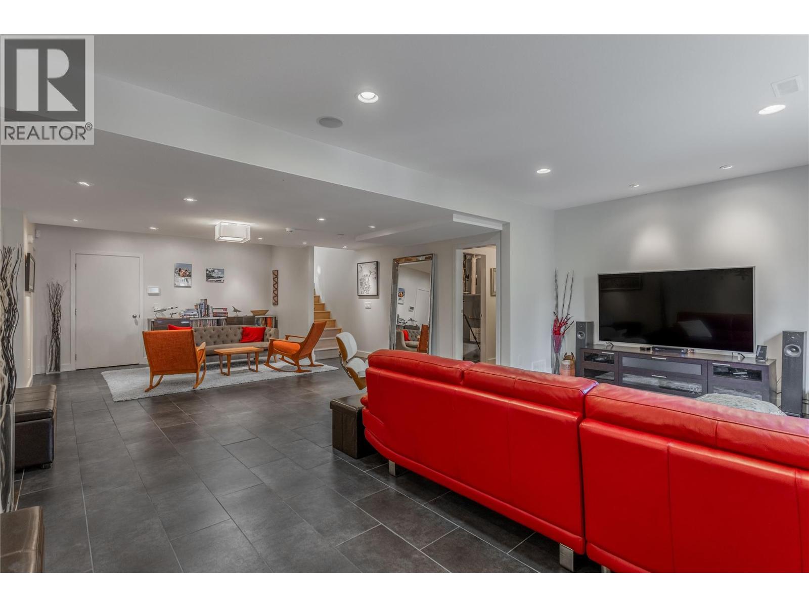 5851 Lakeshore Road - Image 29